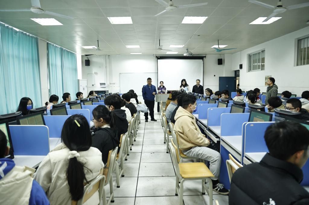 英国上市公司365